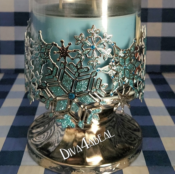 Bath & Body Works STAINED GLASS SNOWFLAKE 3-Wick Candle Holder - Picture 3 of 3